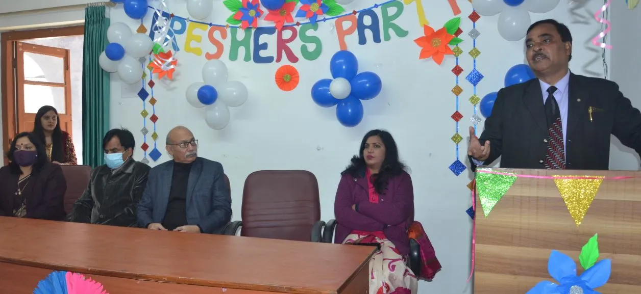 बरेली: इंटरनेट पर नहीं टीचर तो सिर्फ क्लास में मिलते हैं : डा. अनुराग मोहन