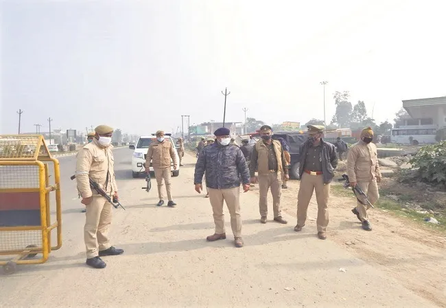 मुरादाबाद: किसानों की ट्रैक्टर परेड को लेकर पुलिस अलर्ट, हाईवे पर भारी फोर्स तैनात