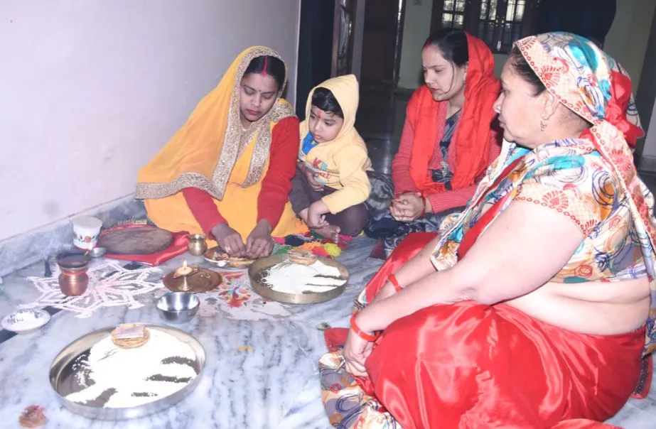 बरेली: श्रद्धापूर्वक तिलकुटा के साथ मनाया गया सकट पर्व