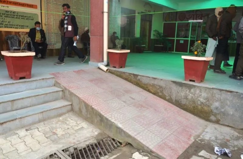 बरेली: सार्वजनिक भवनों में नहीं हैं दिव्यांगजन हितैषी इंतजाम