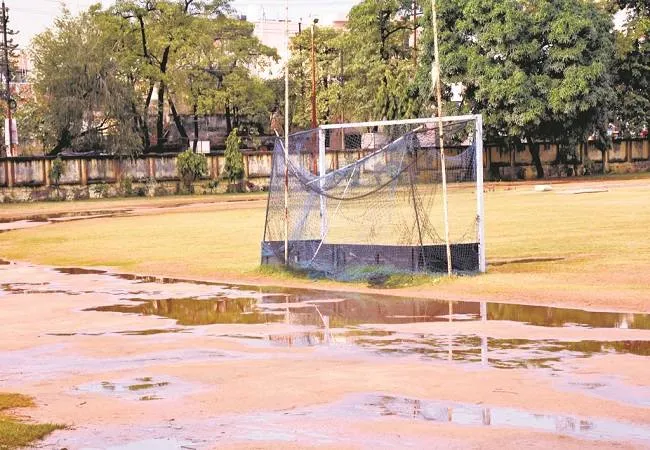 मुरादाबाद: आखिर ऐसे हालात में कैसे बनेंगे तेंदुलकर और ध्यानचंद