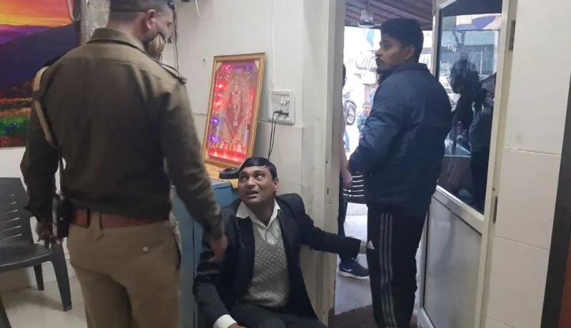 बरेली: छात्रा के साथ सेल्फी लेने पर मारपीट, चौकी में काटा हंगामा