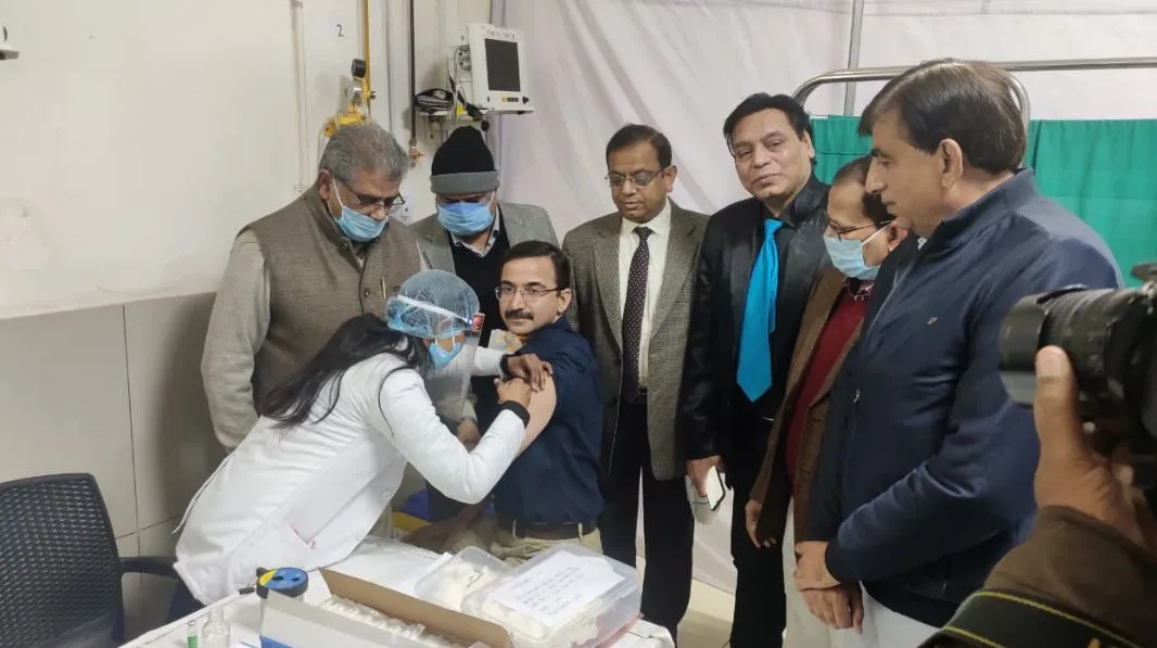 बरेली: कोरोना को हराने का संकल्प लेकर लगवाई वैक्सीन