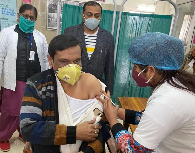 बरेली: एडी हेल्थ समेत 5039 स्वास्थ्यकर्मियों ने लगवाया कोरोना का टीका