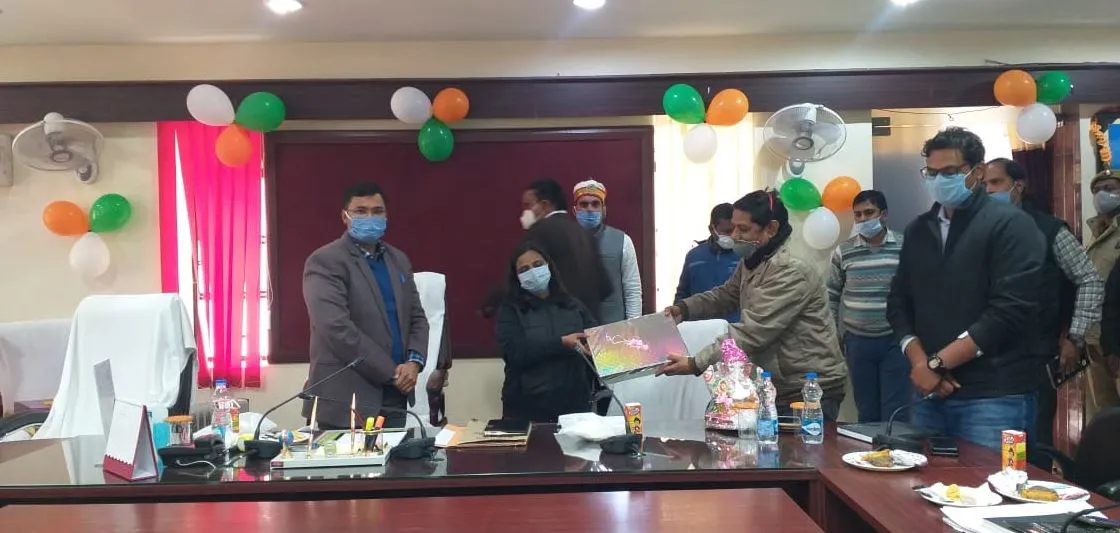 अपर जिलाधिकारी वंदिता श्रीवास्तव को भावभीनी विदाई दी गई