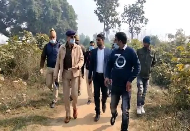 अमरोहा : कब्र से विवाहिता का शव निकालकर पोस्टमार्टम को भेजा