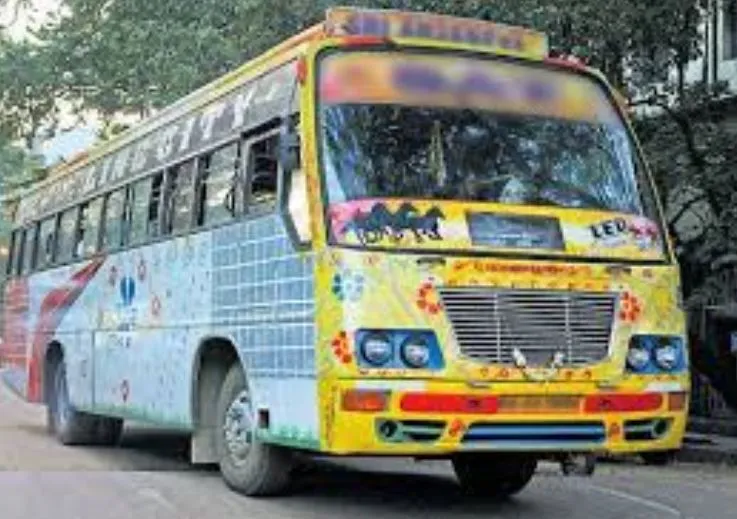 लखनऊ: रोडवेज समझकर डग्गामार बस में बैठ गए यात्री, और फिर…