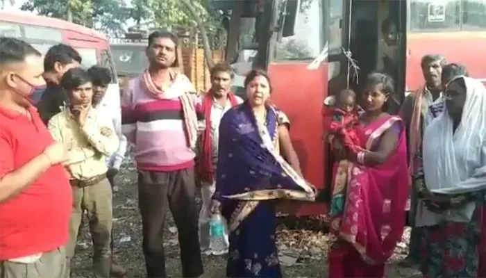 बरेली: सीज हो गई बस, एआरटीओ बेखबर, भूखे-प्यासे भटकते रहे यात्री