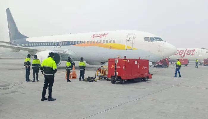कोरोना वैक्सीन की पहली खेप पहुंची दिल्ली, पुणे से 13 शहरों में भेजी गई कोविशील्ड
