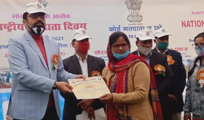 देवरिया: सरकारी योजनाओं के लाभार्थियों को मिले स्वीकृति पत्र