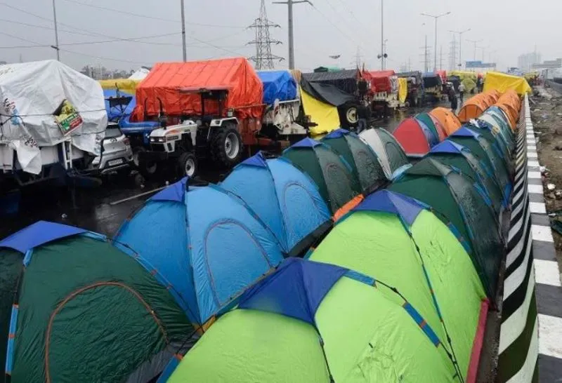 ठंड और बारिश में भी किसानो‍ं का आंदोलन जारी, दी ये चेतावनी