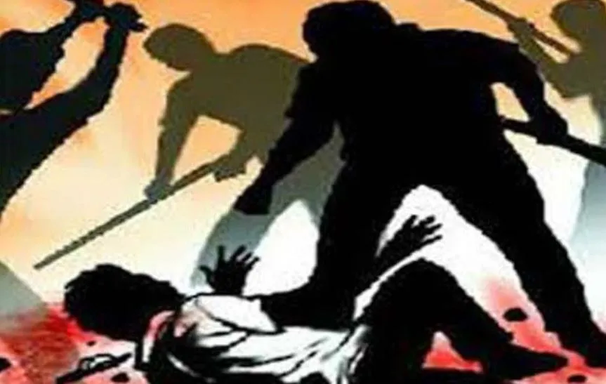 उन्नाव: खून के रंग से सरोबार होता प्रधानी चुनाव, दबंगों ने किया लाठी-डंडे, कुल्हाड़ी से हमला, चार घायल
