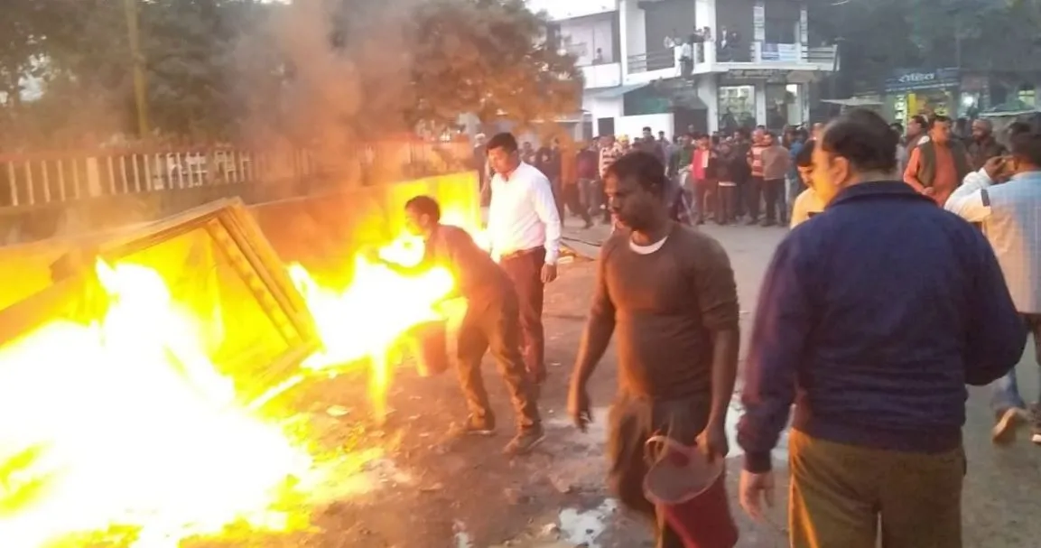 अयोध्या: …जब नाली से अचानक उठने लगे आग के गोले
