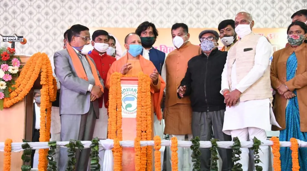 गोरखपुर: सीएम योगी ने 664 करोड़ रुपये के विकास परियोजनाओं की दी सौगात