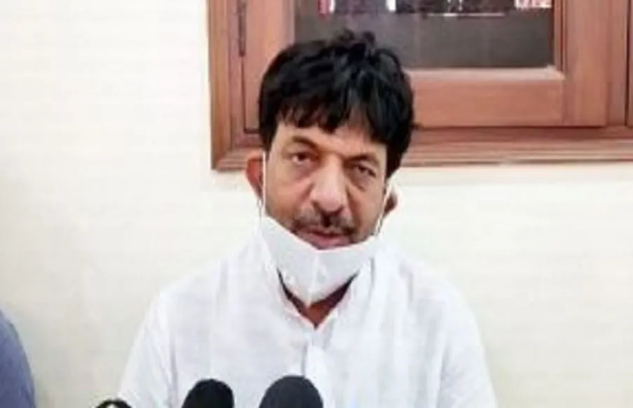 बरेली: राज्यमंत्री की जुबान फिसली, बोले- प्रधानमंत्री कभी नहीं कर सकते किसानों का हित