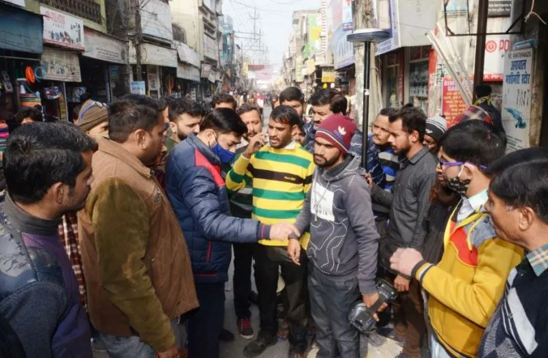 बरेली: सर्वे करने गई टीम से धक्का-मुक्की, 15 लाख की मशीन भी तोड़ी
