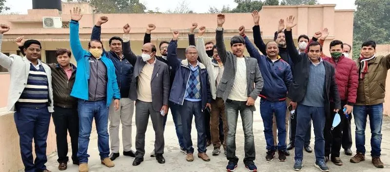 लखनऊ: अनुसूचित जाति के अभियंता को किया रिवर्ट, एसोसिएशन में नाराजगी