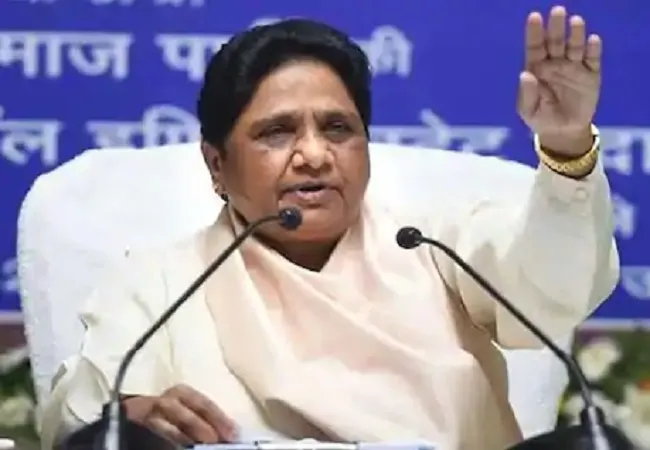 कोरोना वैक्सीन को लेकर राजनीतिक गलियारों में हलचल, अखिलेश के बाद अब मायावती ने दिया ये बयान