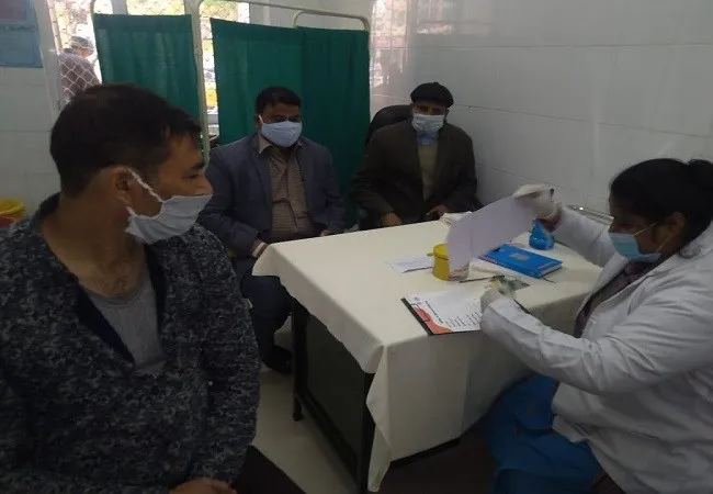 मुरादाबाद: ड्राई रन के लिए नहीं पहुंचे लाभार्थी, अफसर करते रहे इंतजार