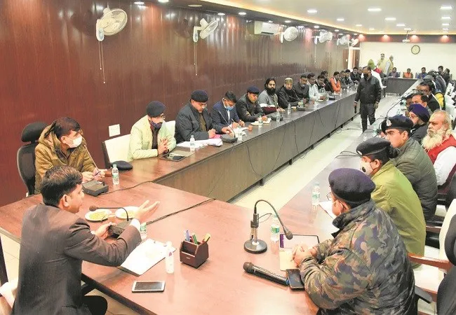 मुरादाबाद: छलका पार्षदों का दर्द, बोले पुलिसकर्मी नहीं देते सम्मान