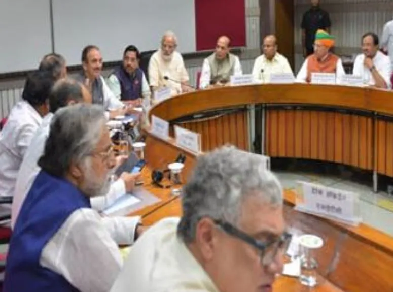 सरकार ने बुलाई सर्वदलीय बैठक, विपक्ष ने उठाया किसानों का मुद्दा