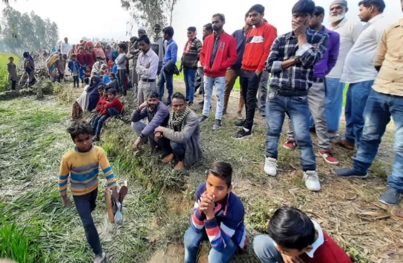 पीलीभीत: खेत पर गई किशोरी को कुत्तों ने नोंचकर मार डाला