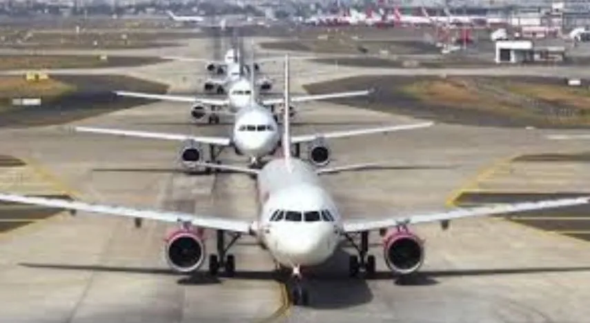 कोरोना ने बदल दिया था हवाओं का रुख, उड़ानों पर लगे प्रतिबंध पड़े भारी, 17 साल पीछे चला गया विमानन क्षेत्र