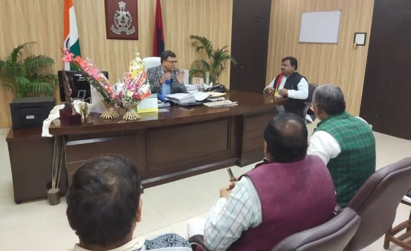लखनऊ: अपनी समस्याओं को लेकर पुलिस कमिश्नर से मिले प्रसपा नेता