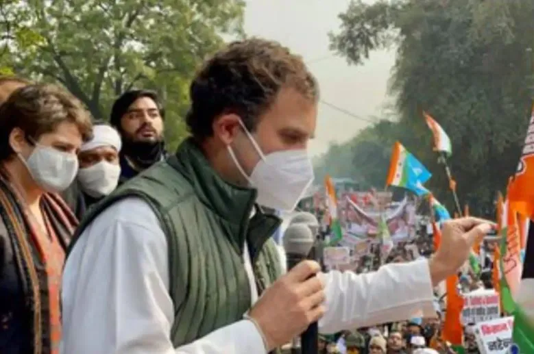 कृषि कानूनों के खिलाफ राहुल, प्रियंका का प्रदर्शन, कहा- तीनों कानून वापस लेने ही होंगे