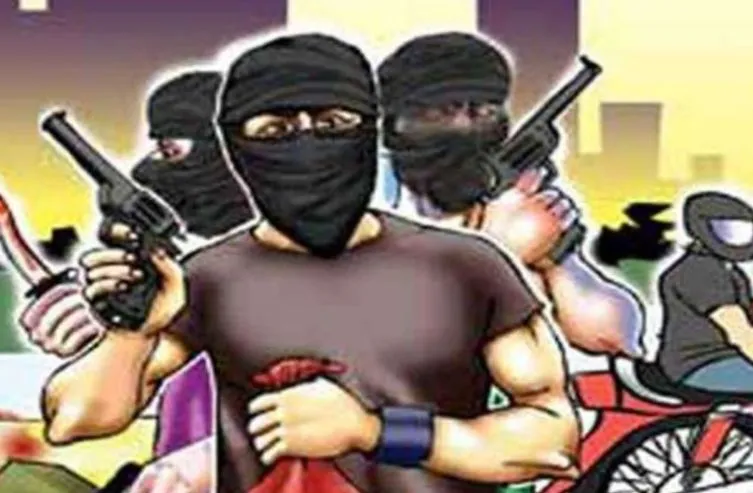प्रतापगढ़ में सर्राफ की दुकान से दिनदहाड़े 90 लाख की लूट