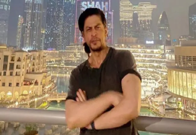शाहरुख खान ने फैन्स को दीं नववर्ष की शुभकामनाएं, बोले- 2021 में बड़े पर्दे पर मिलेंगे
