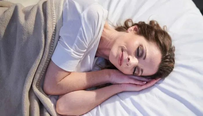 ओह! तकिया लगाकर सोने से हैं इतने नुकसान, आज ही बदलिए अपनी ये आदत