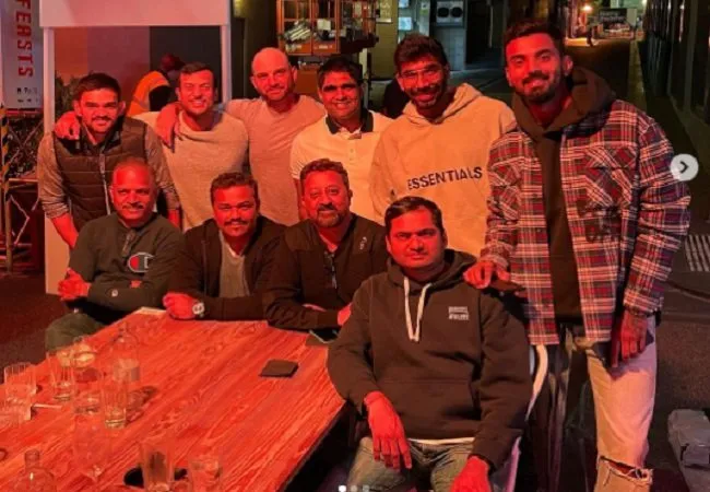 ऑस्ट्रेलिया में नए साल का जश्न मनाते नजर आये टीम इंडिया के खिलाड़ी, सामने आई तस्वीर