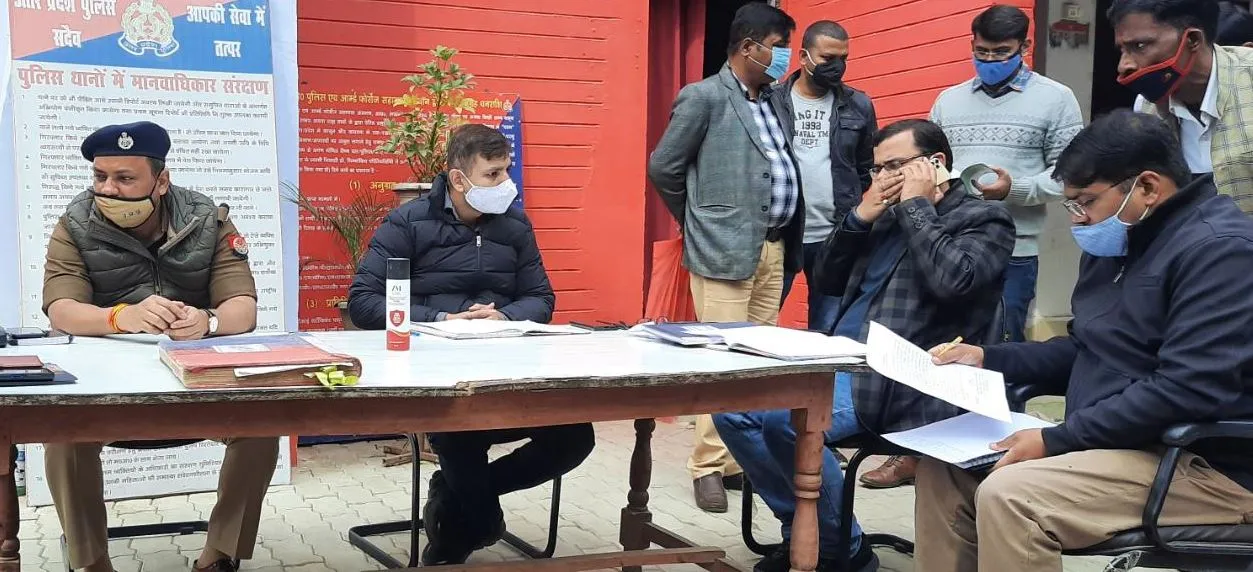 त्रिलोकपुर: समाधान दिवस में डीएम ने सुनीं शिकायतें, जमीनों की पैमाइश कर कब्जा दिलाने का आदेश