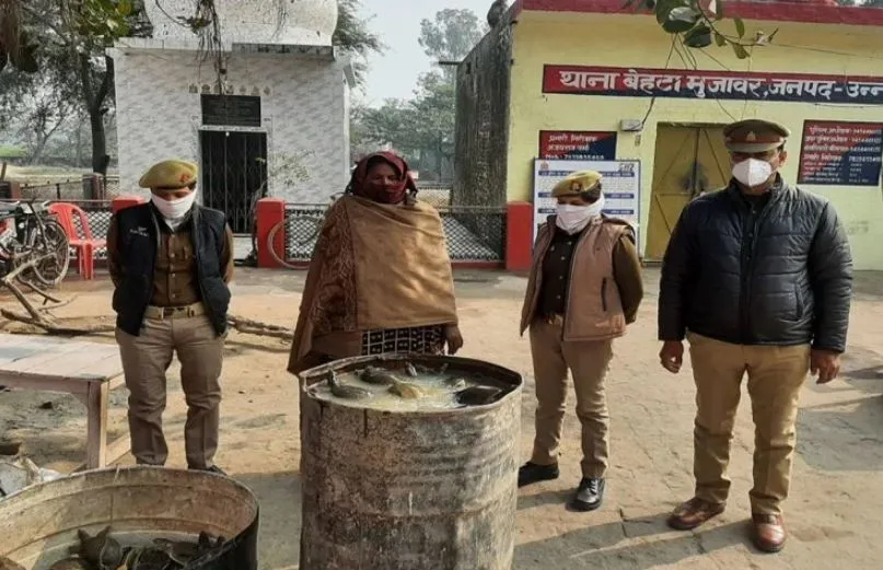 उन्नाव: 230 कछुओं के साथ महिला तस्कर गिरफ्तार