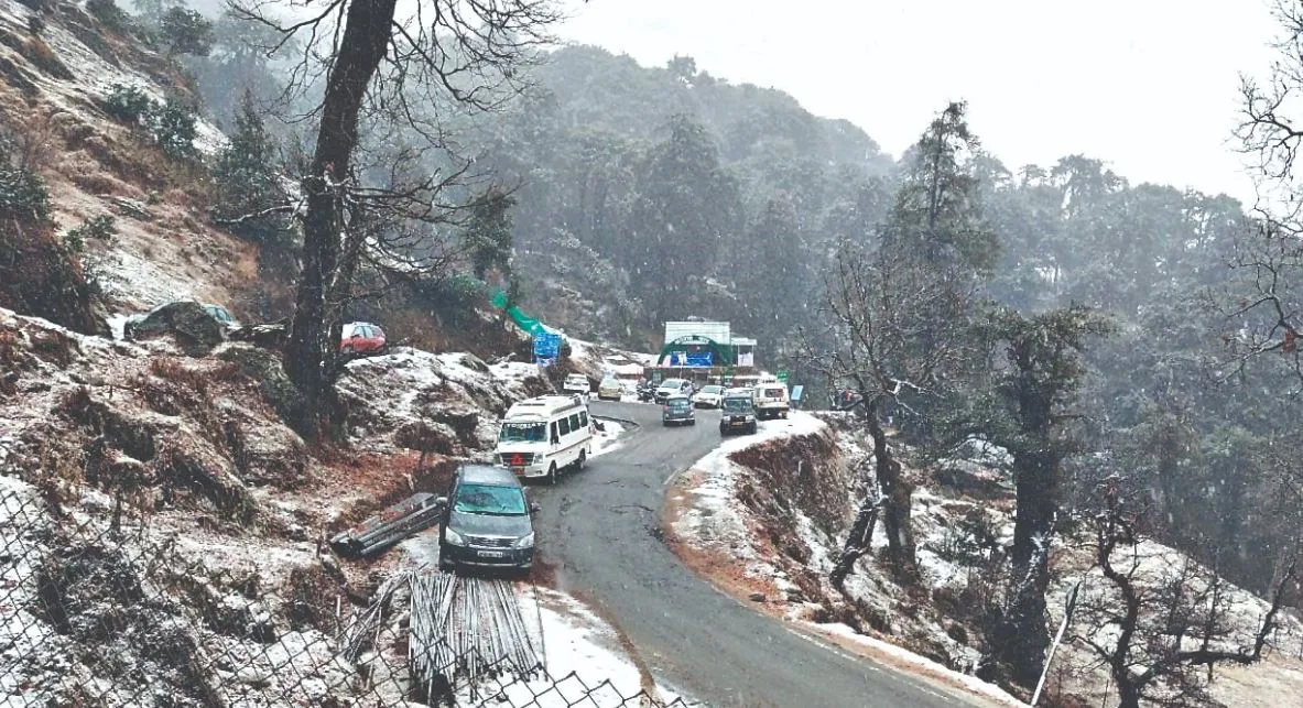हल्द्वानी: कुमाऊं में रिमझिम बारिश, कड़ाके की ठंड, बर्फबारी
