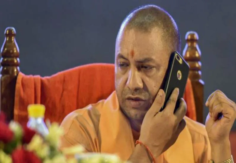 लखनऊ: योगी सरकार ने देर रात किए 15 आईएएस अधिकारियों के तबादले, जानें किसे कहां की मिली जिम्मेदारी