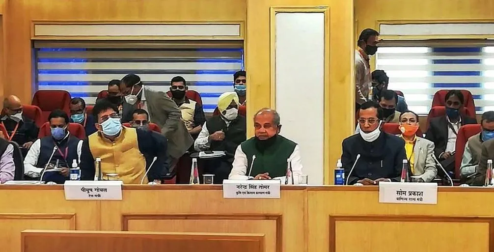 सरकार के दरवाजे से फिर खाली हाथ लौटे किसान, आठवें दौर की बातचीत में भी नहीं निकला कोई समाधान