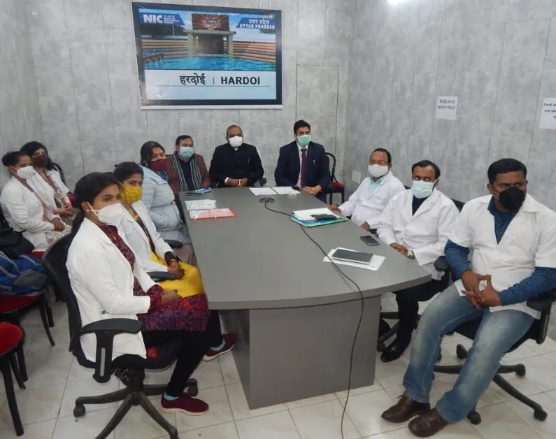 हरदोई: मुख्यमंत्री योगी ने होम्योपैथिक डॉक्टरों को दिए नियुक्ति पत्र