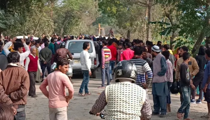 बरेली: अवैध रूप से बने धार्मिक स्थल को तोड़ने पर हंगामा, बीडीए वीसी पर पथराव