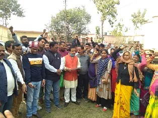 खटीमा: सड़क का कार्य अधूरा छोड़ने से भड़के ग्रामीण