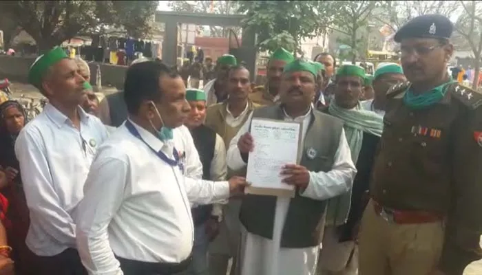 गोरखपुर: किसान यूनियन ने किया प्रदर्शन