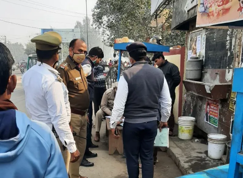 बरेली: सेटेलाइट पर मारपीट के बाद चेती पुलिस, 41 ऑटो-ठेलों का चालान