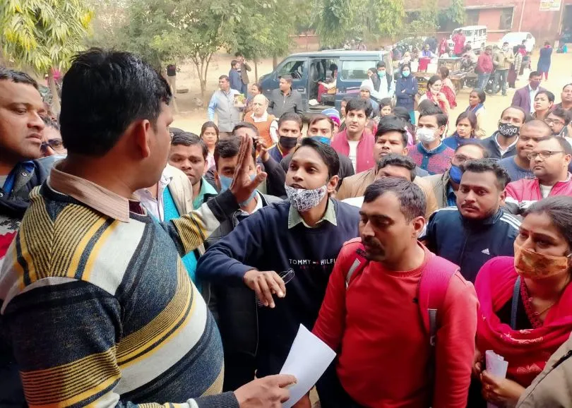 बरेली: पहले बीएसए कार्यालय, अब डायट में शिक्षकों का हंगामा