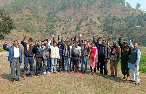 चौखुटिया: पुल का कार्य अधूरा छोड़ने पर ग्रामीणों का फूटा गुस्सा, आंदोलन की चेतावनी