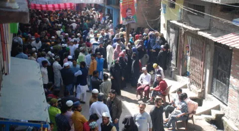 हल्द्वानी: आंसुओं की बारिश के बीच एक घर से निकाला चार सदस्यों का जनाजा