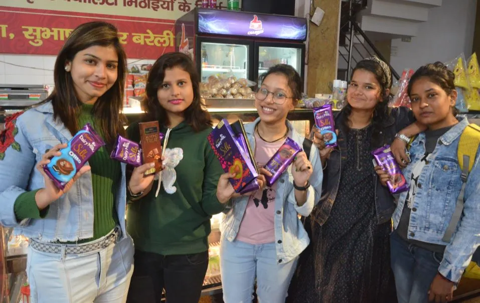 बरेली: चॉकलेट की मिठास और अपनों का साथ, बन गया खास- Chocolate Day