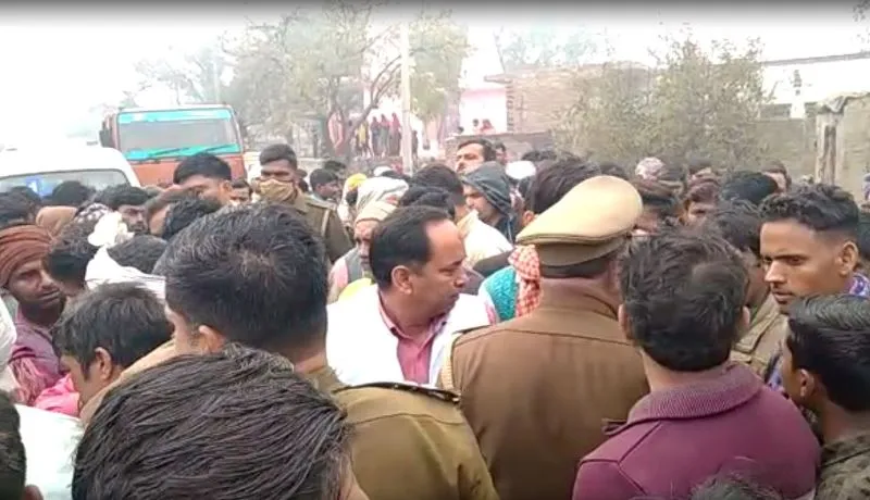 BREAKING: बरेली में मासूम भाई-बहन को टैंकर ने रौंदा, गुस्साए ग्रामीणों ने हाईवे किया जाम