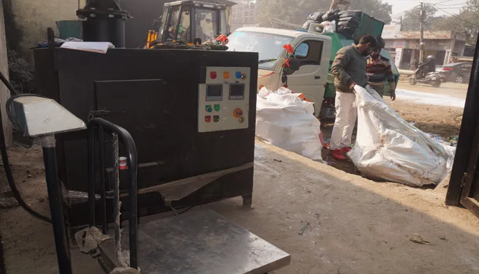 बरेली: डलावघरों के प्लास्टिक वेस्ट से बने ब्रिक से बनेगी सड़क