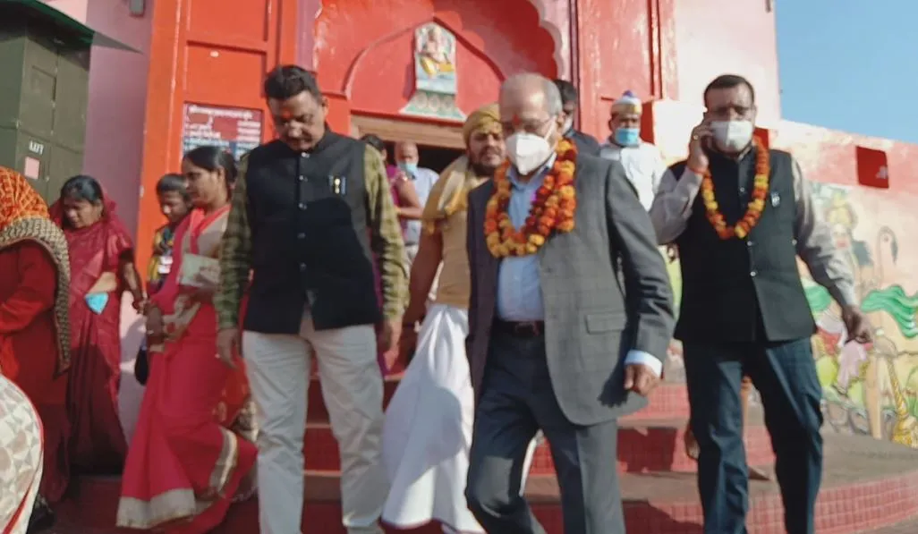 अयोध्या: चार दिवसीय दौरे पर पहुंचे राम मंदिर निर्माण समिति के अध्यक्ष, कल से शुरू होगा बैठकों का दौर